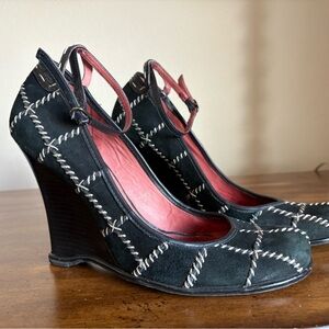 Vince Camuto Black Wedge Shoes with Comfort Fit